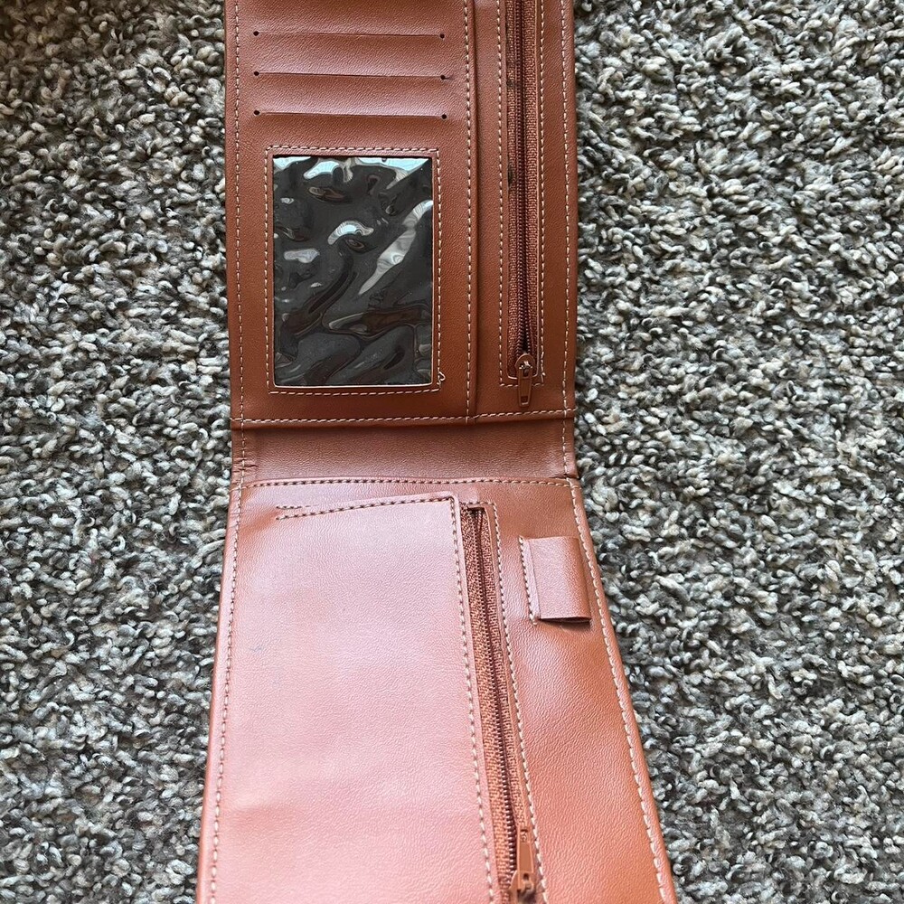 Dooney Bourke Tan Leather Wallet Crossbody Strap Travel Luxury Normcore Utility - Picture 6 of 8